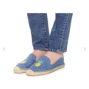 soludos denim pineapple embroidered shoes